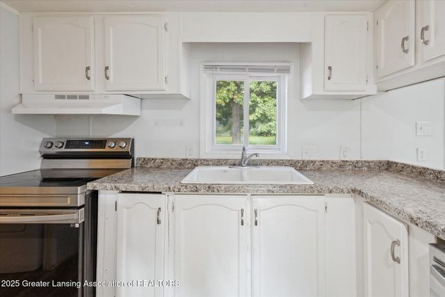 9991 W Stoll Road, Haslett, MI 48840