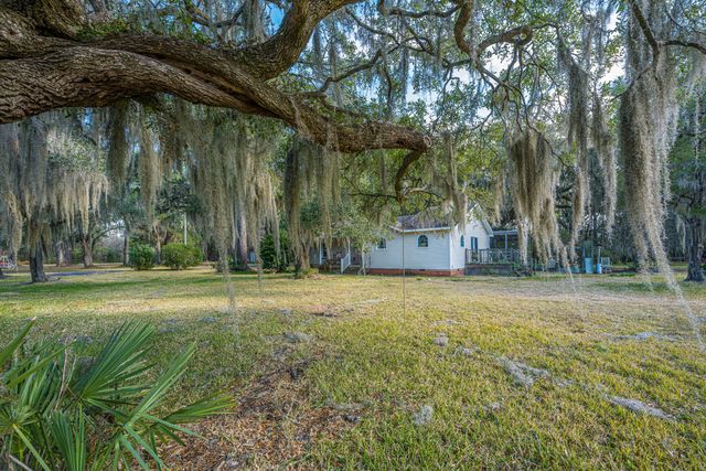 4107 Davison Road, Ravenel, SC 29470