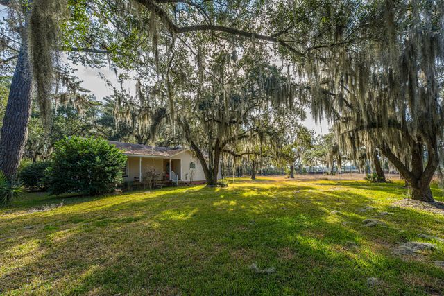4107 Davison Road, Ravenel, SC 29470