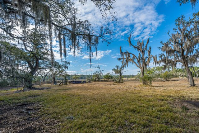 4107 Davison Road, Ravenel, SC 29470