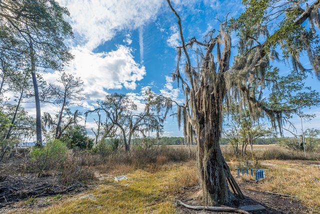 4107 Davison Road, Ravenel, SC 29470