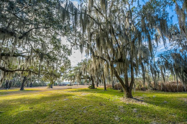 4107 Davison Road, Ravenel, SC 29470