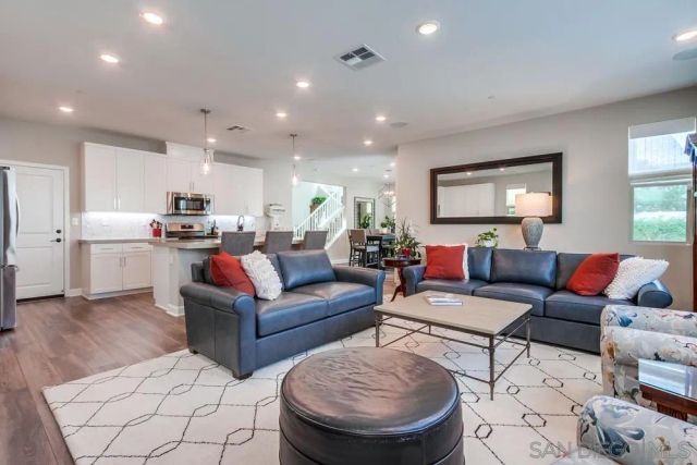 1933 Pascal Ct, Escondido, CA 92026