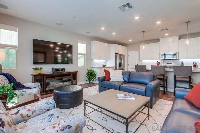 1933 Pascal Ct, Escondido, CA 92026