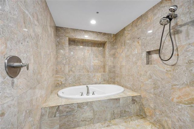 275 Indies WAY 503, Naples, FL 34110