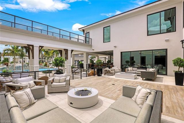 275 Indies WAY 503, Naples, FL 34110