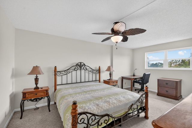 3425 Via Poinciana 403, Lake Worth, FL 33467