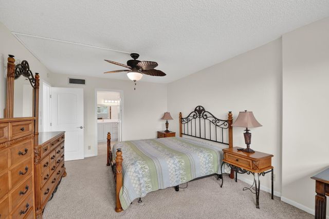 3425 Via Poinciana 403, Lake Worth, FL 33467