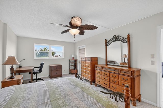 3425 Via Poinciana 403, Lake Worth, FL 33467