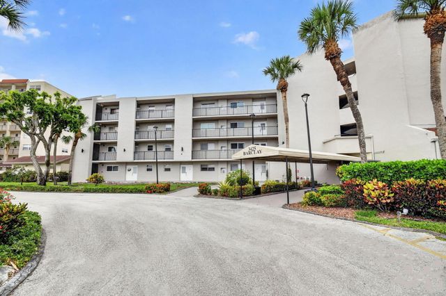 3425 Via Poinciana 403, Lake Worth, FL 33467