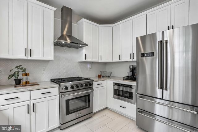 246 HART MEWS, Gaithersburg, MD 20878