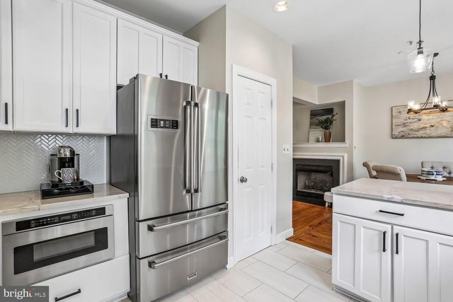 246 HART MEWS, Gaithersburg, MD 20878