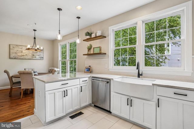 246 HART MEWS, Gaithersburg, MD 20878
