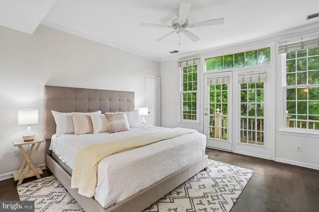 246 HART MEWS, Gaithersburg, MD 20878