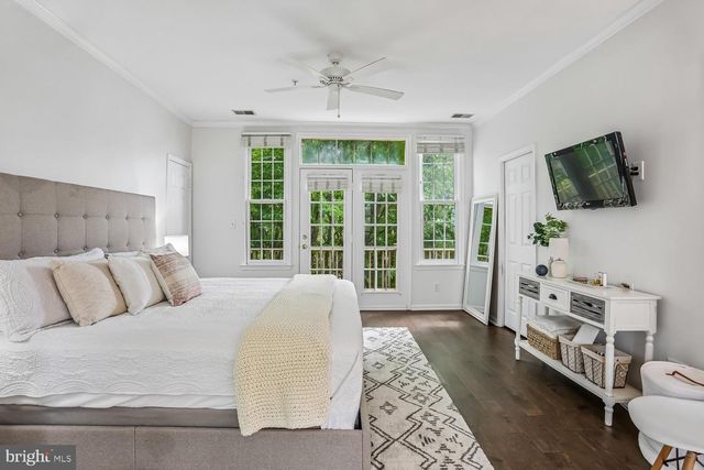 246 HART MEWS, Gaithersburg, MD 20878