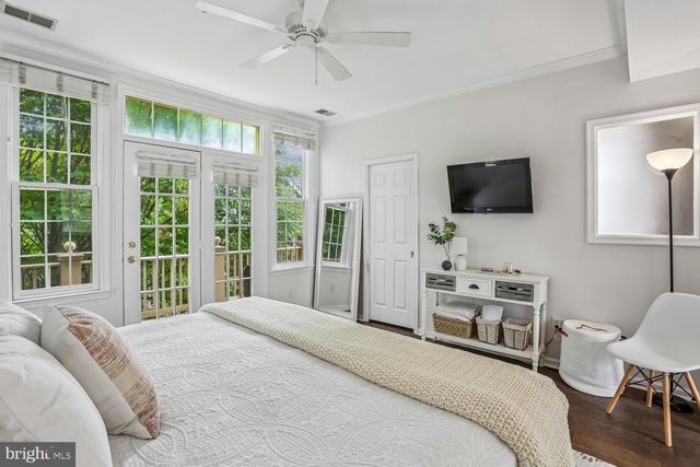 246 HART MEWS, Gaithersburg, MD 20878