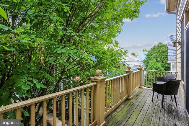 246 HART MEWS, Gaithersburg, MD 20878