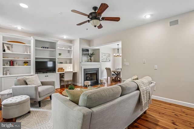 246 HART MEWS, Gaithersburg, MD 20878