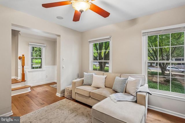 246 HART MEWS, Gaithersburg, MD 20878
