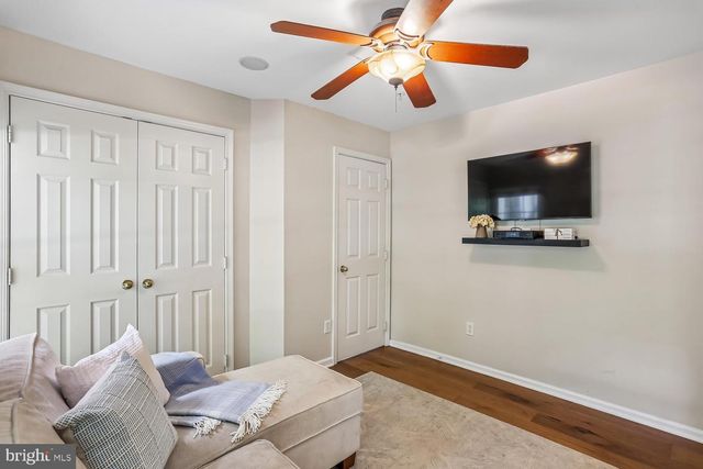 246 HART MEWS, Gaithersburg, MD 20878