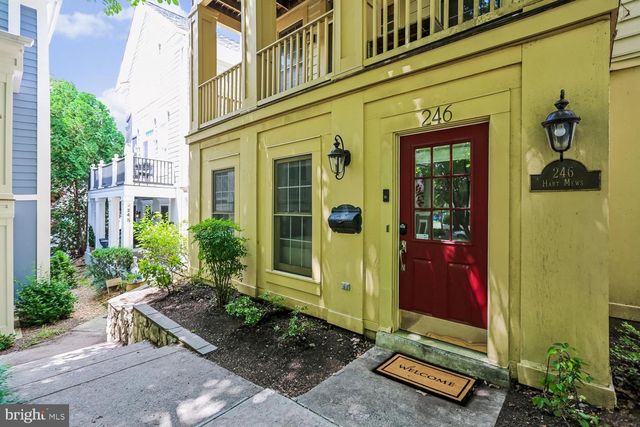 246 HART MEWS, Gaithersburg, MD 20878
