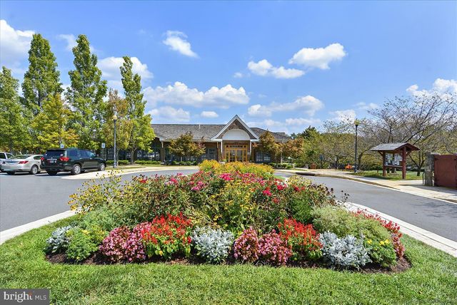 246 HART MEWS, Gaithersburg, MD 20878