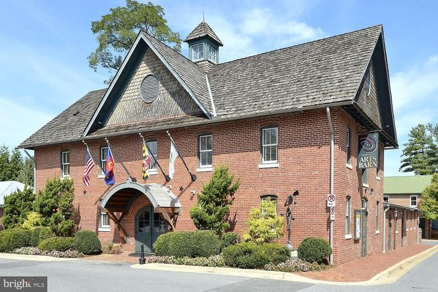 246 HART MEWS, Gaithersburg, MD 20878