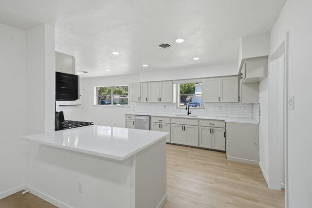 5301 Rutland Avenue, Fort Worth, TX 76133