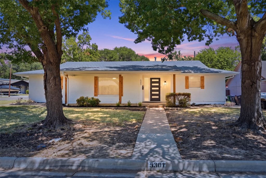 5301 Rutland Avenue, Fort Worth, TX 76133