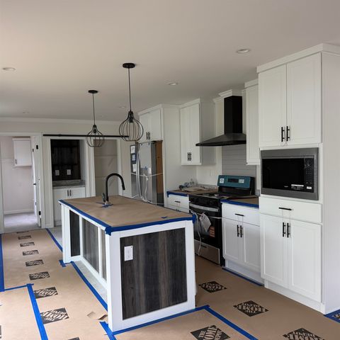 19 WEST Lane, Rochester, NH 03867