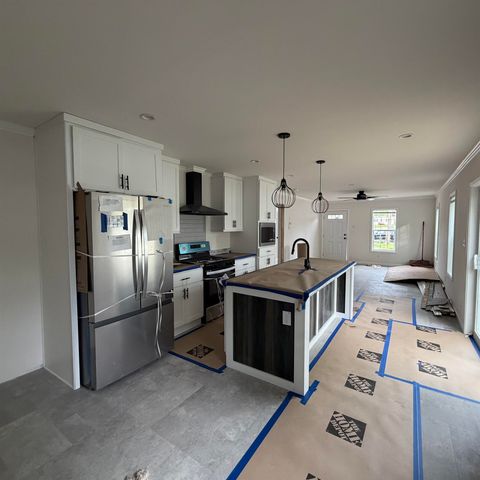 19 WEST Lane, Rochester, NH 03867