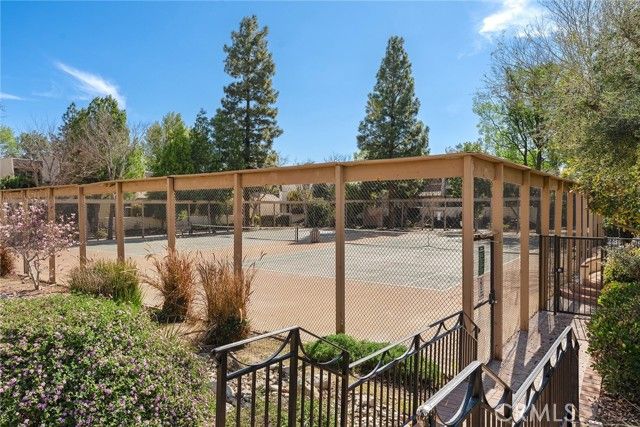 6121 Shoup Avenue 23, Woodland Hills (los Angeles), CA 91367