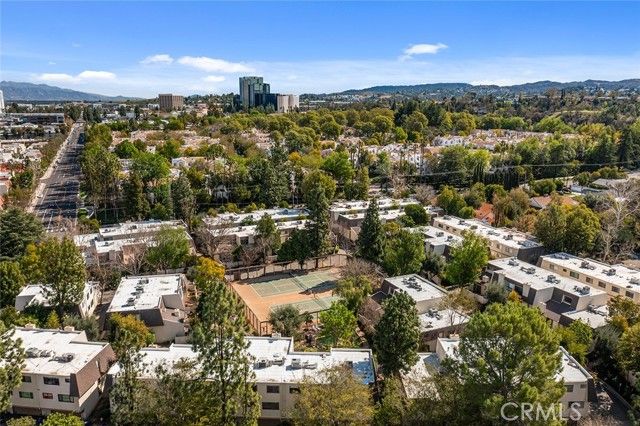 6121 Shoup Avenue 23, Woodland Hills (los Angeles), CA 91367