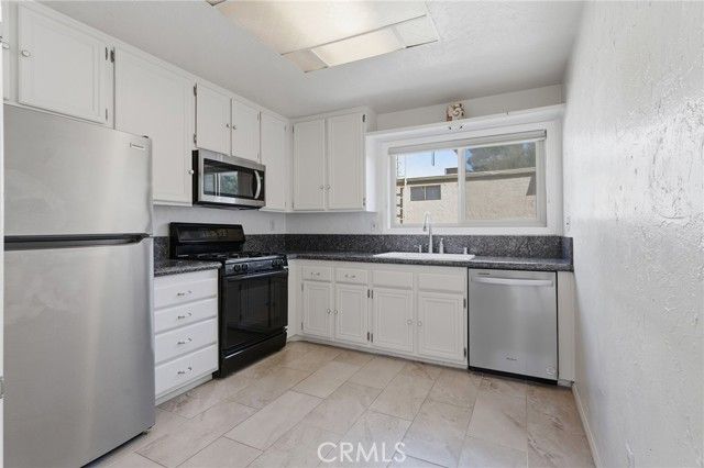 6121 Shoup Avenue 23, Woodland Hills (los Angeles), CA 91367