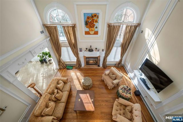 21 Priscilla Lane, Englewood Cliffs, NJ 07632