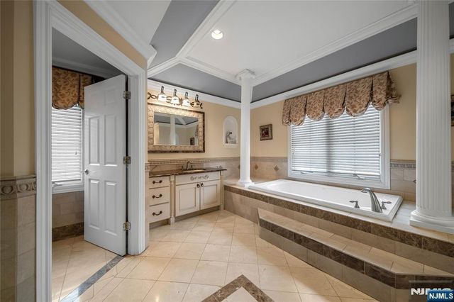 21 Priscilla Lane, Englewood Cliffs, NJ 07632