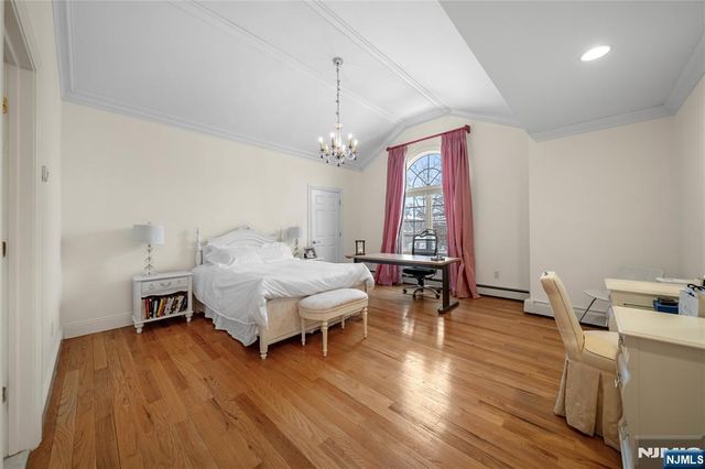 21 Priscilla Lane, Englewood Cliffs, NJ 07632