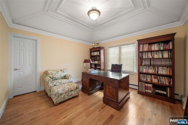 21 Priscilla Lane, Englewood Cliffs, NJ 07632