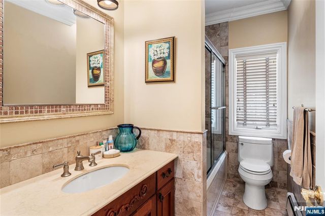 21 Priscilla Lane, Englewood Cliffs, NJ 07632