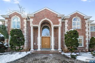 21 Priscilla Lane, Englewood Cliffs, NJ 07632