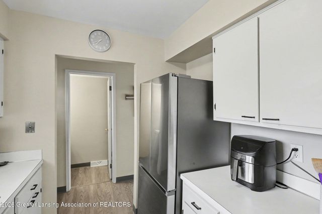 923 Trafalger Lane, East Lansing, MI 48823