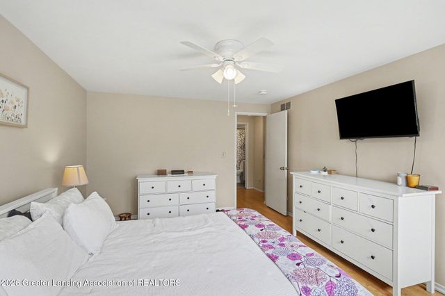 923 Trafalger Lane, East Lansing, MI 48823