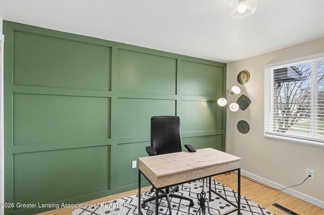 923 Trafalger Lane, East Lansing, MI 48823