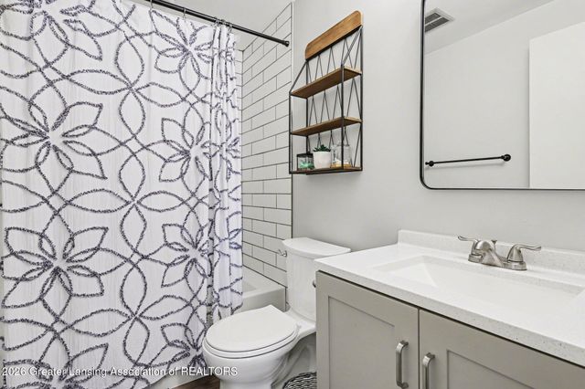 923 Trafalger Lane, East Lansing, MI 48823