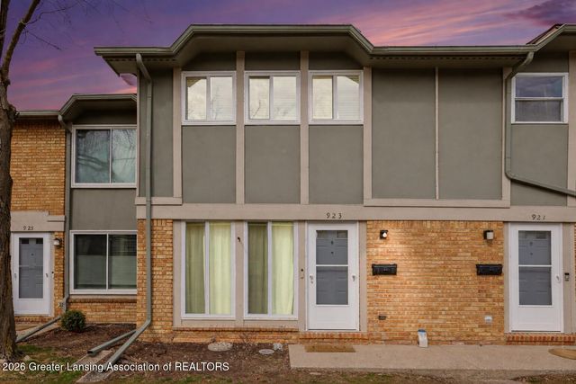 923 Trafalger Lane, East Lansing, MI 48823