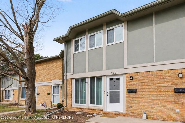923 Trafalger Lane, East Lansing, MI 48823