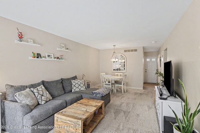 923 Trafalger Lane, East Lansing, MI 48823