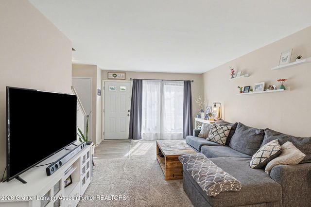 923 Trafalger Lane, East Lansing, MI 48823