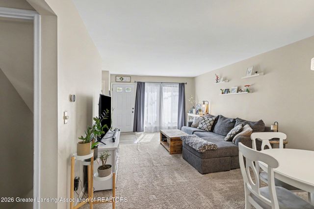 923 Trafalger Lane, East Lansing, MI 48823