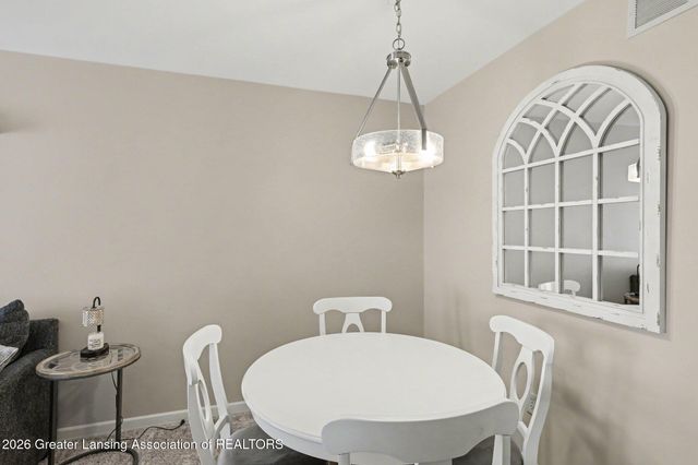 923 Trafalger Lane, East Lansing, MI 48823